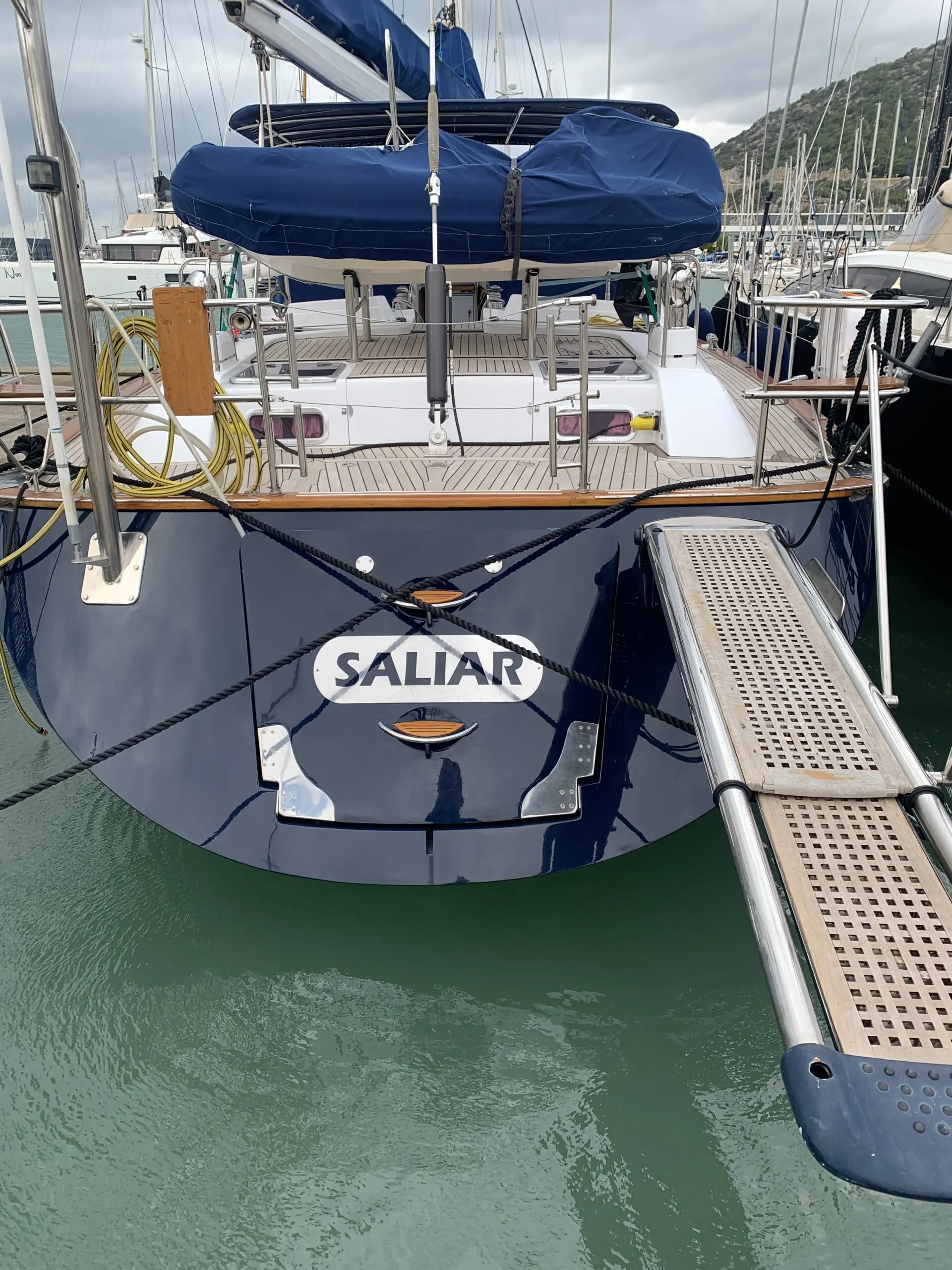 Alquiler de barco en Port Ginesta - Moody 64 image 2