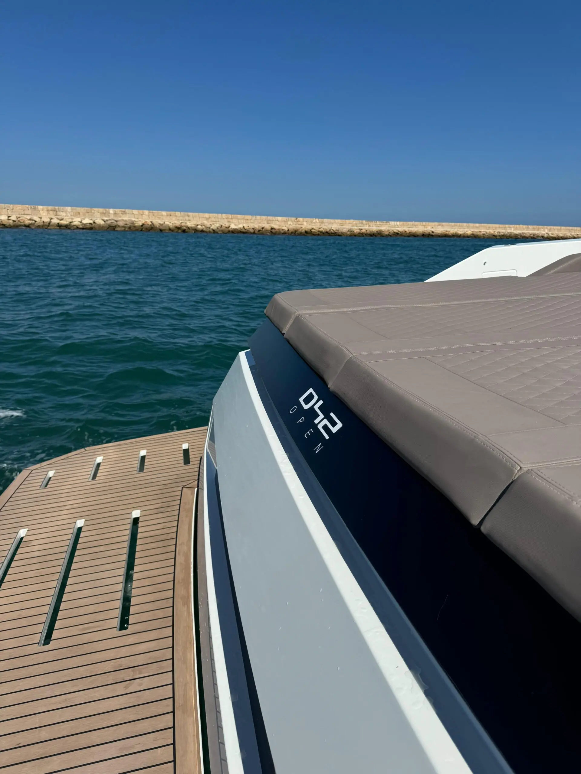 Alquiler de barco en la marina de denia - De Antonio Yachts D42 image 4