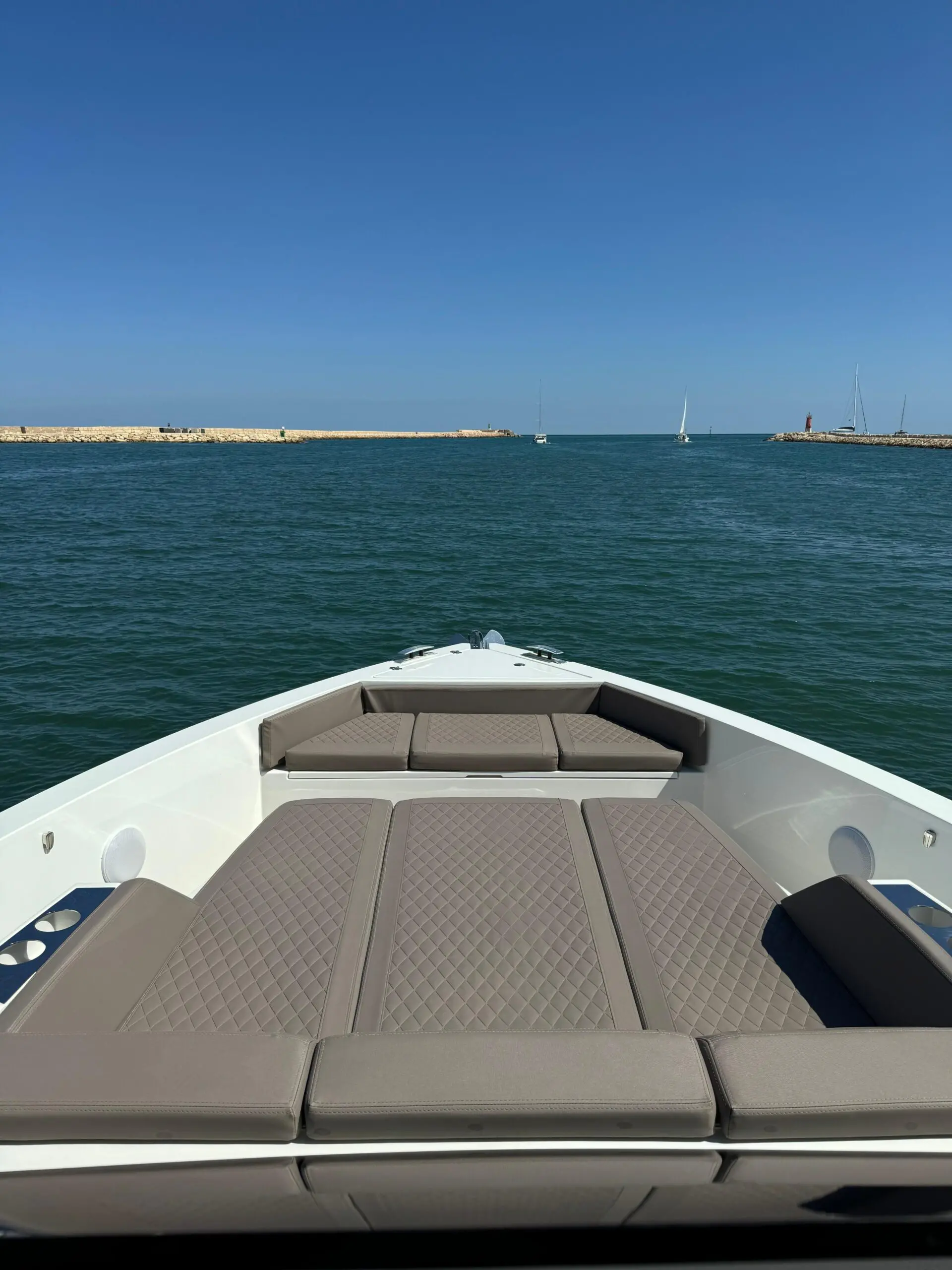 Alquiler de barco en la marina de denia - De Antonio Yachts D42 image 10