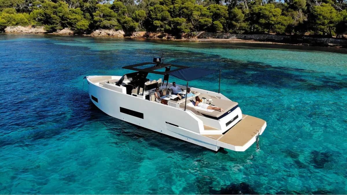Alquiler de barco en la marina de denia - De Antonio Yachts D42 image 1