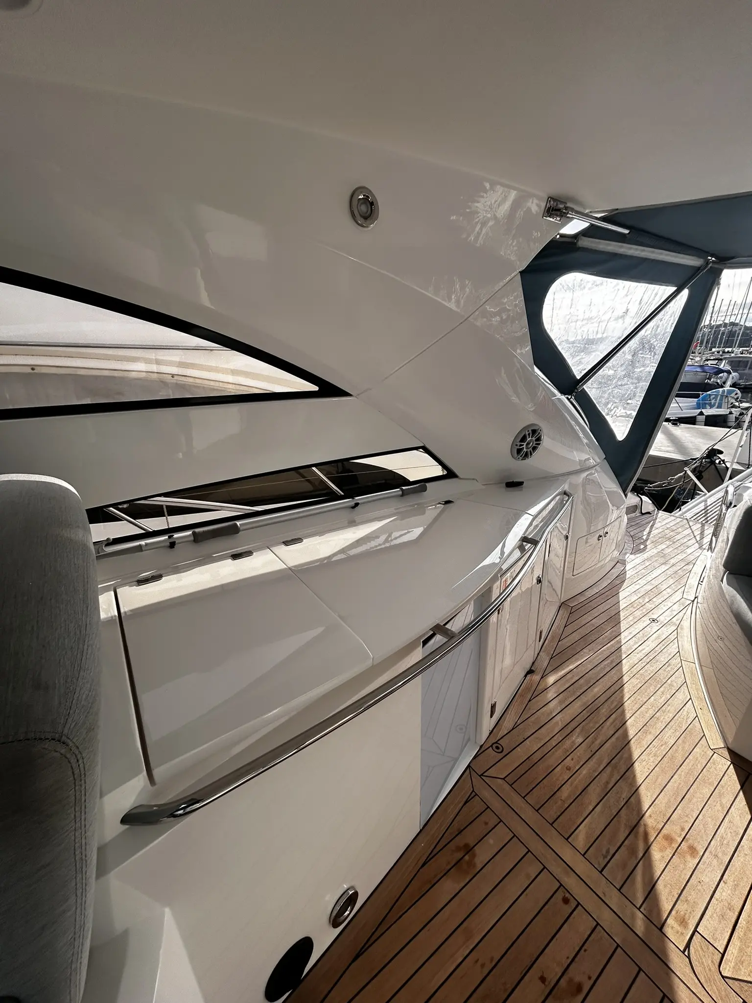 Alquiler de barco en la marina de denia - Sunseeker Portofino 53 image 6