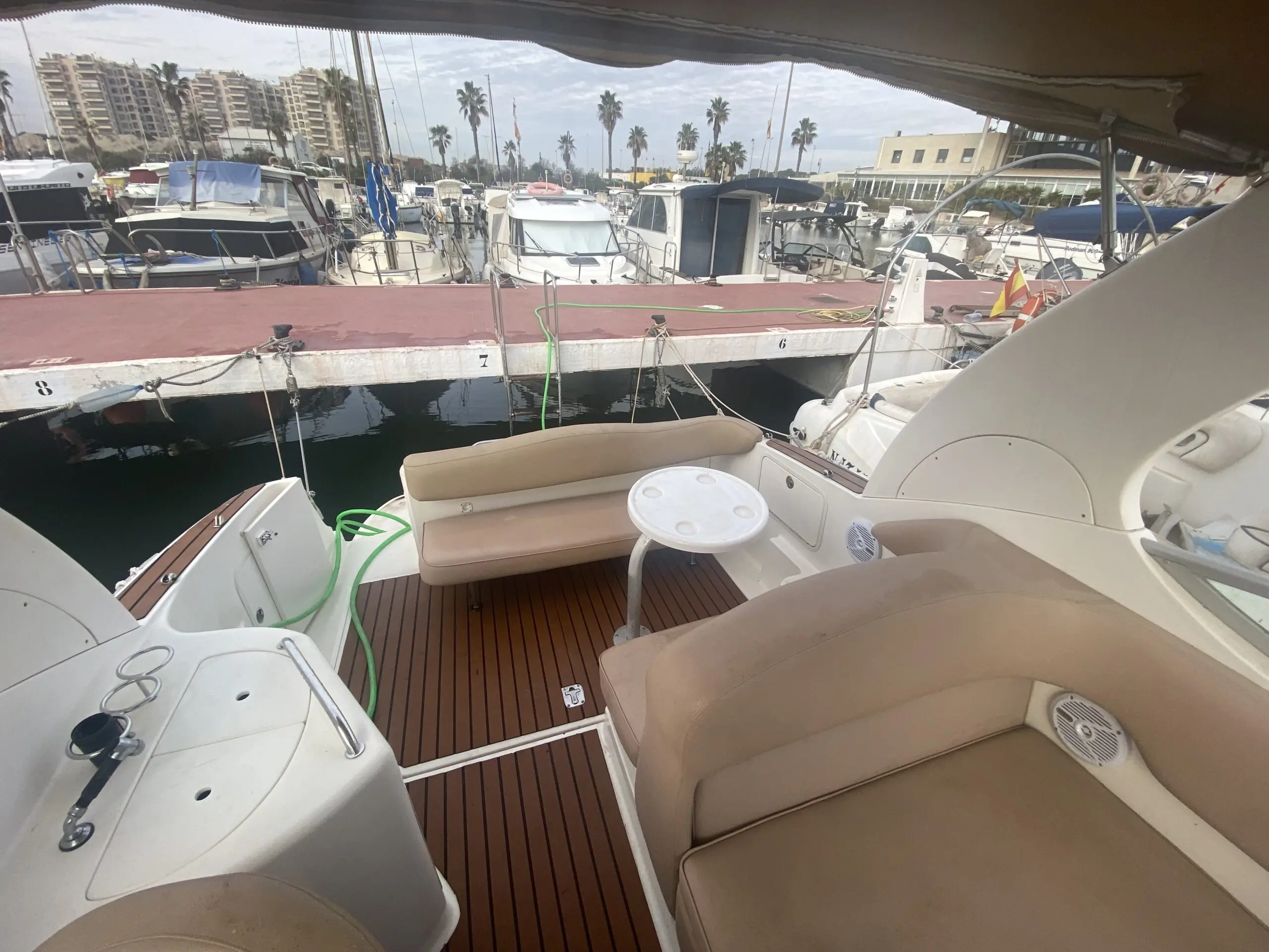 Alquiler de barco en Disfruta de un día en la isla de Tabarca o costa Alicantina. - SeaRay Sindancer 280 image 11
