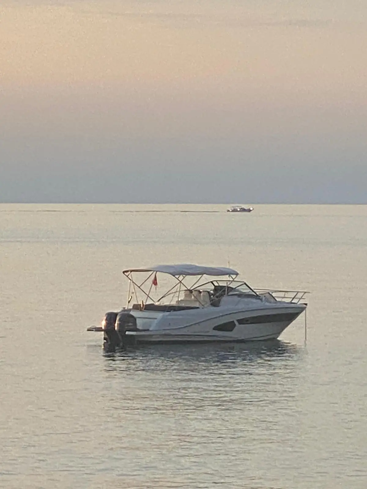 Alquiler de barco en CAP CAMARAT 10.5 WA PERFECTO ESTADO - Jeanneau CAP Camarat 10.5 WA image 3