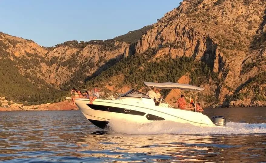 Alquiler de barco en CAP CAMARAT 10.5 WA PERFECTO ESTADO - Jeanneau CAP Camarat 10.5 WA image 1