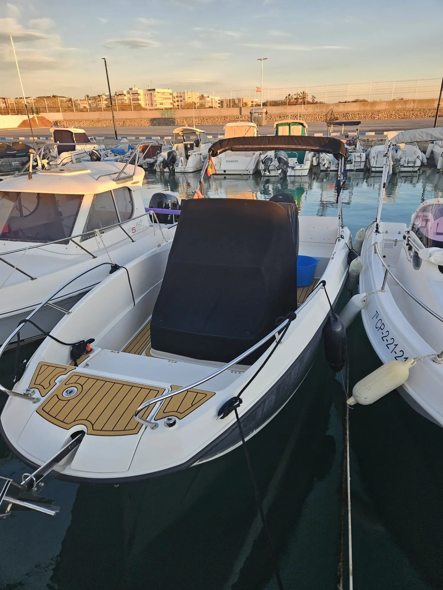 Alquiler de barco en JAVEA - QUICKSILVER 605 OPEN image 6