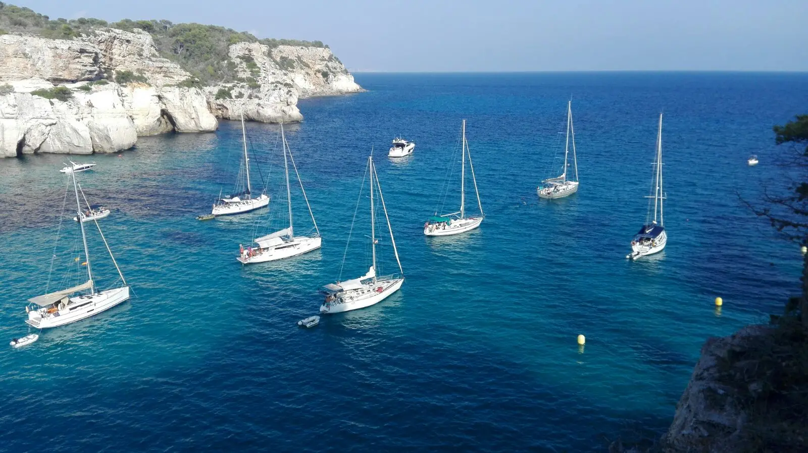 Alquiler de barco en Velero de 12 mts. con patrón para travesías de uno o varios días por costa peninsular o Baleares - Bavaria 38 Holiday image 1