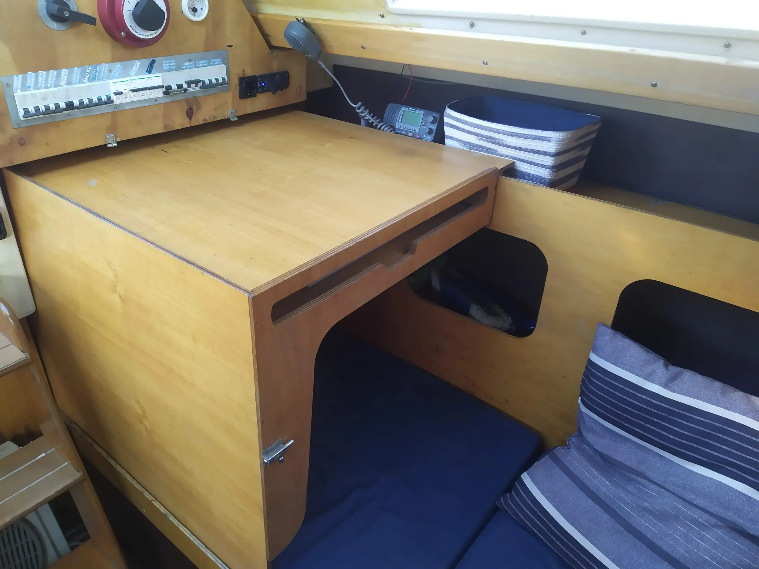 Alquiler de barco en Velero Aloa Marine 25 Gandul - Aloa Marine 25 image 5