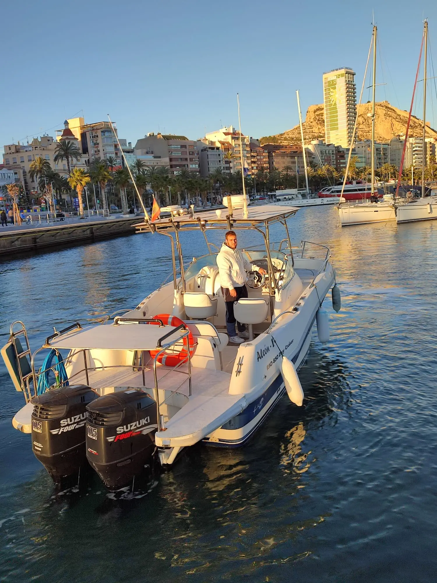 Alquiler de barco en Alicante - RIO IBERICA 850 DAY CRUISER image 5