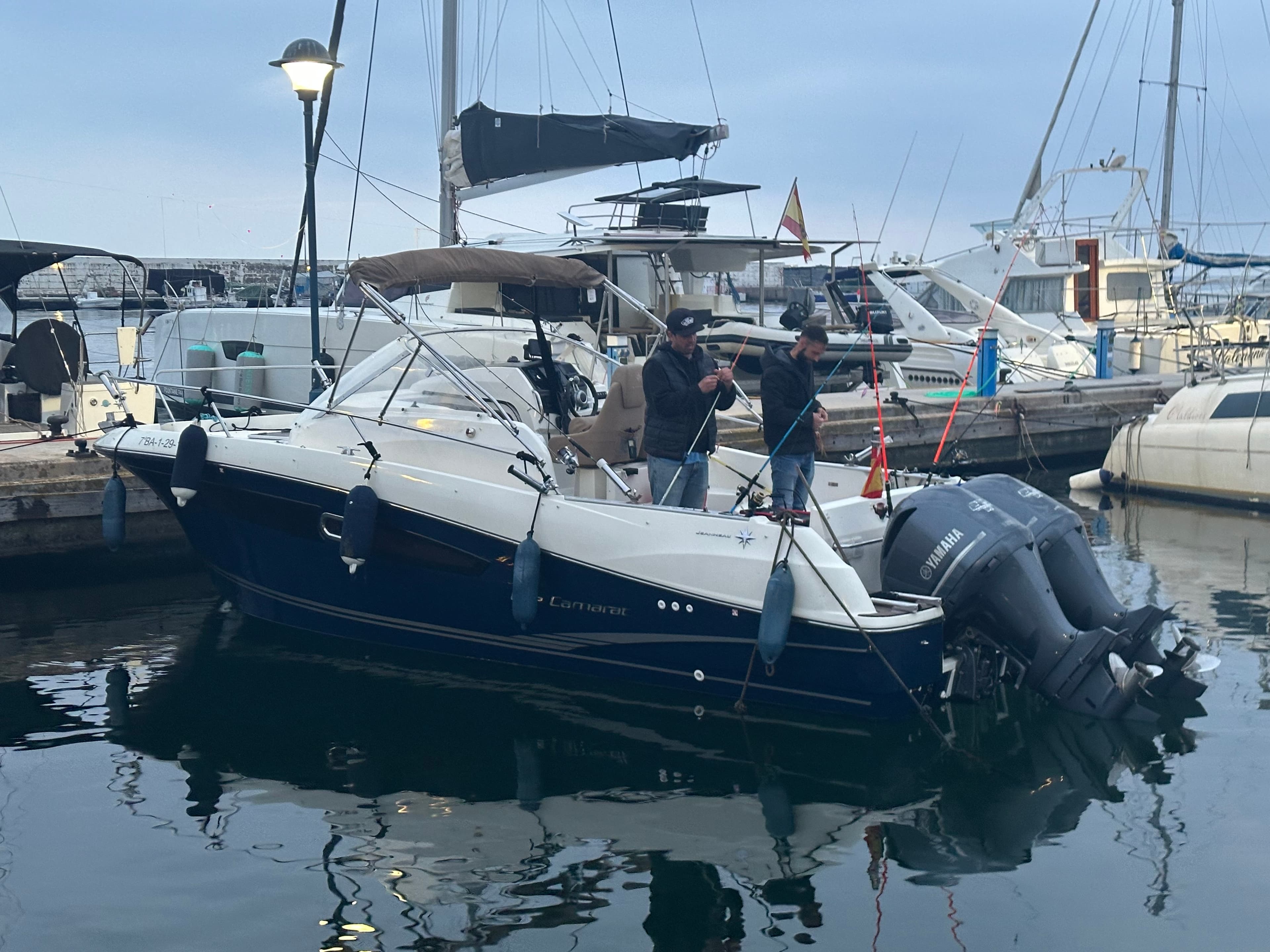 Alquiler de barco en Benalmádena, Puerto marina - Jeanneau Cap Camarat 8'5 image 4