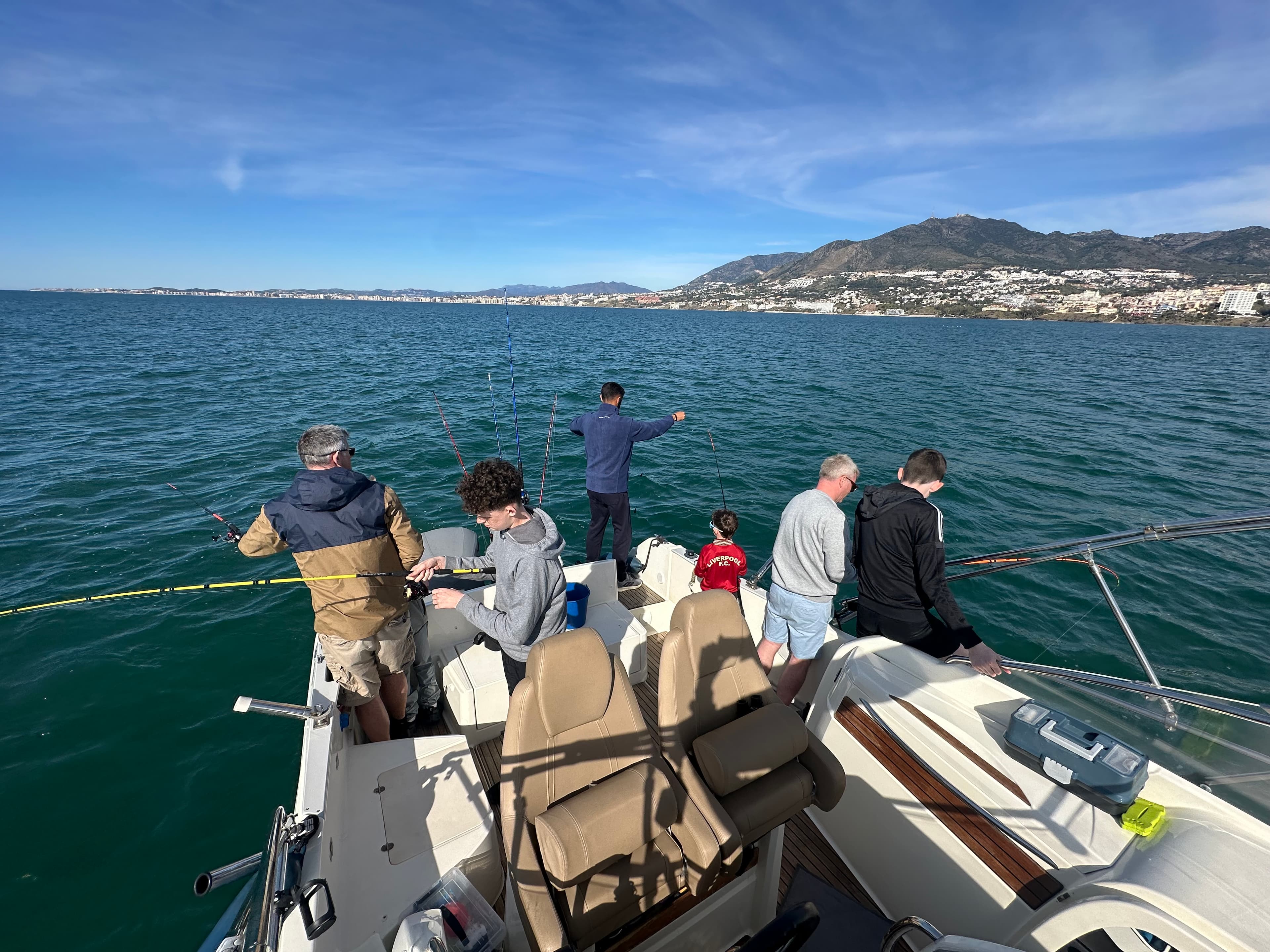 Alquiler de barco en Benalmádena, Puerto marina - Jeanneau Cap Camarat 8'5 image 2