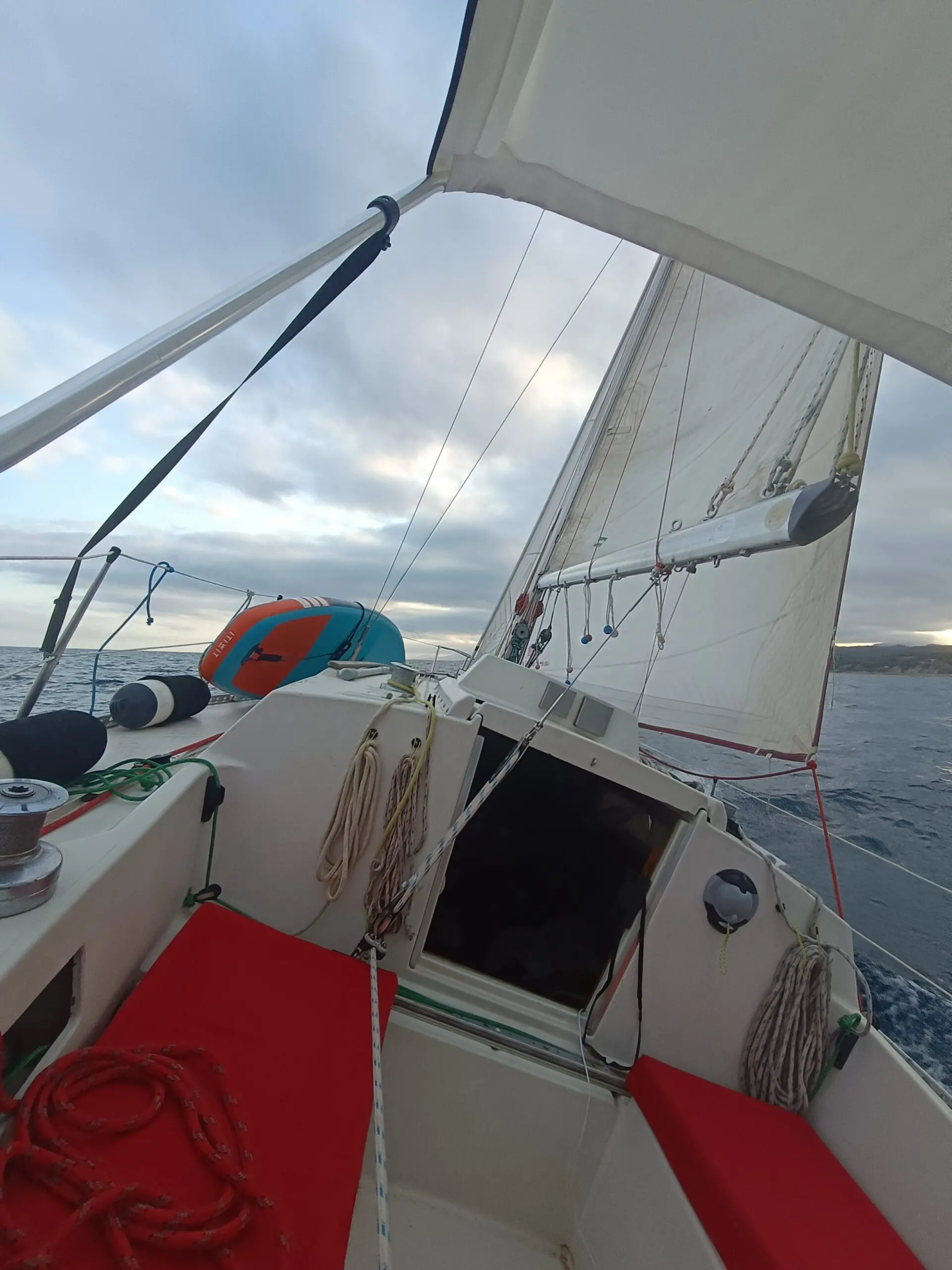 Alquiler de barco en Salidas a vela con un furia 28 - Astilleros Dresport Furia 28 image 6