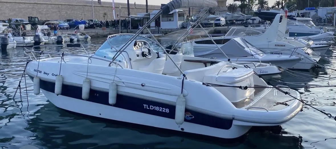 Alquiler de barco en Marina del este - Río 750 day image 1