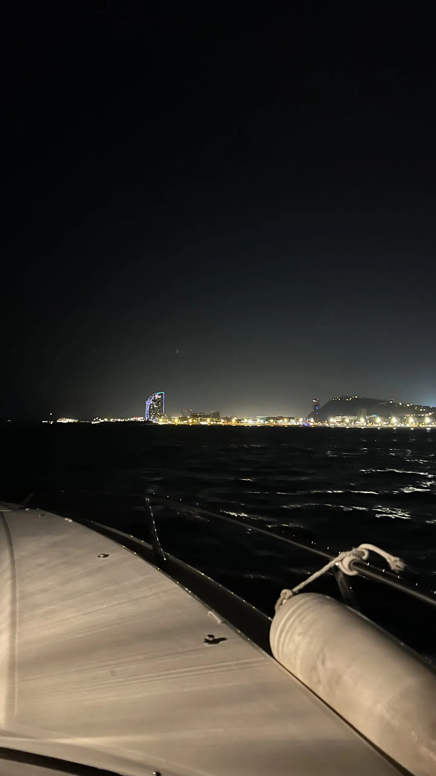 Alquiler de barco en PUERTO MASNOU - SUNSEEKER HAWK 31 image 6