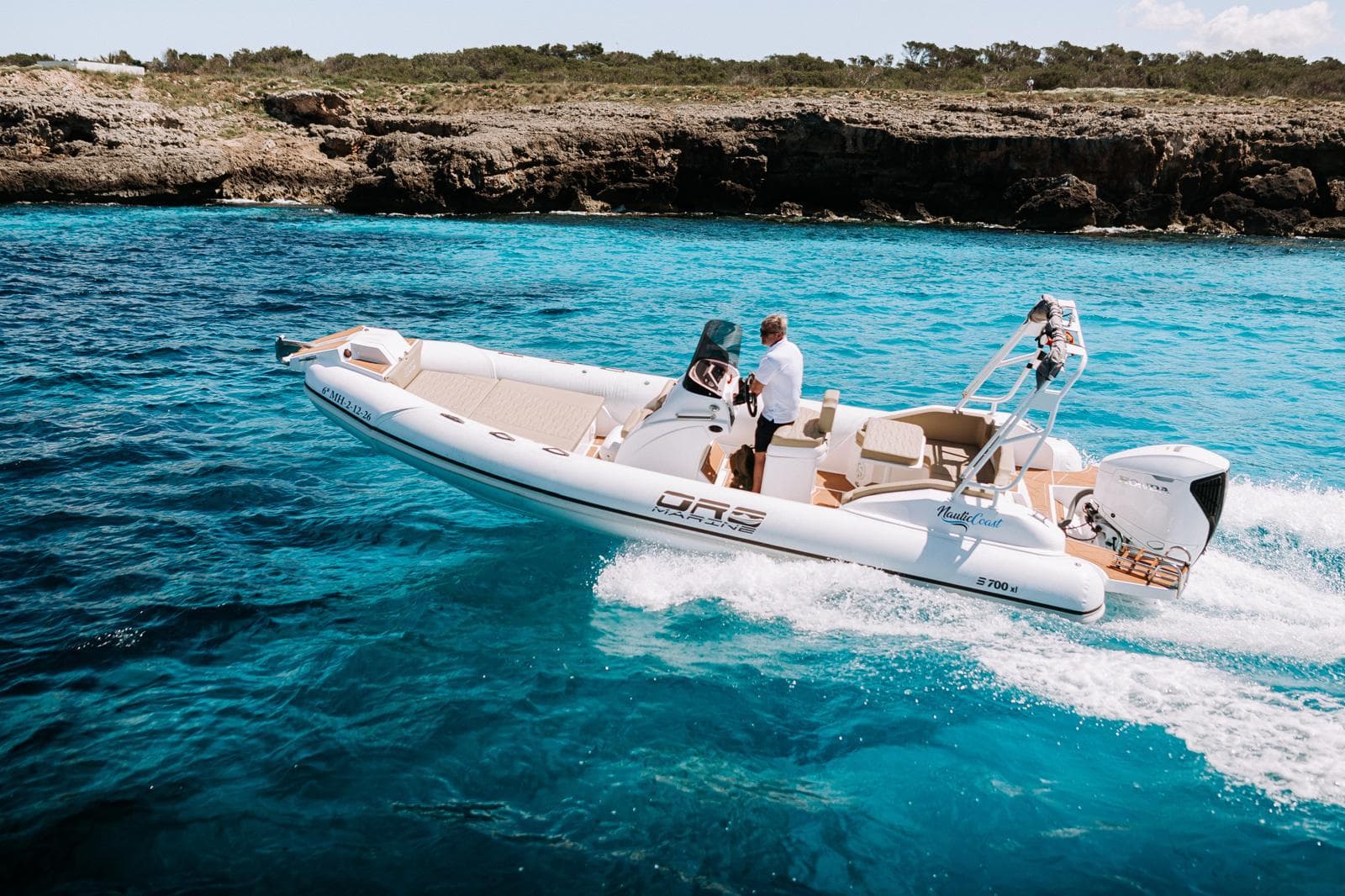 Disfruta Menorca a bordo de Hispania image 2