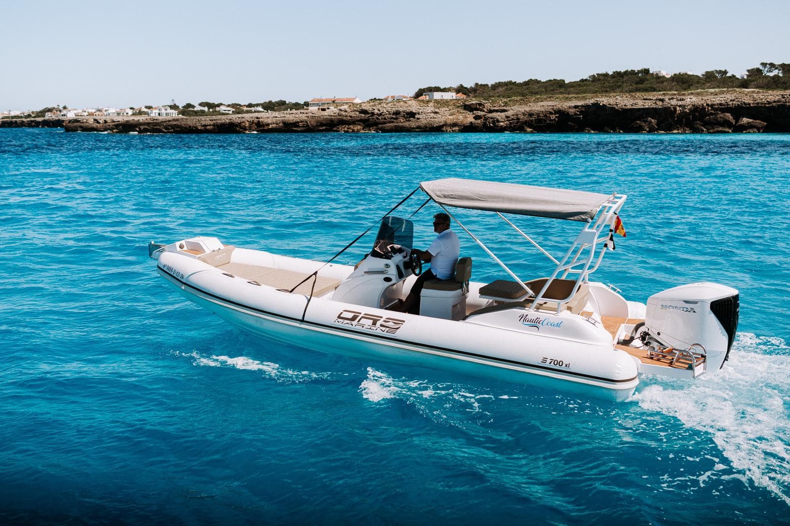 Disfruta Menorca a bordo de Hispania image 9