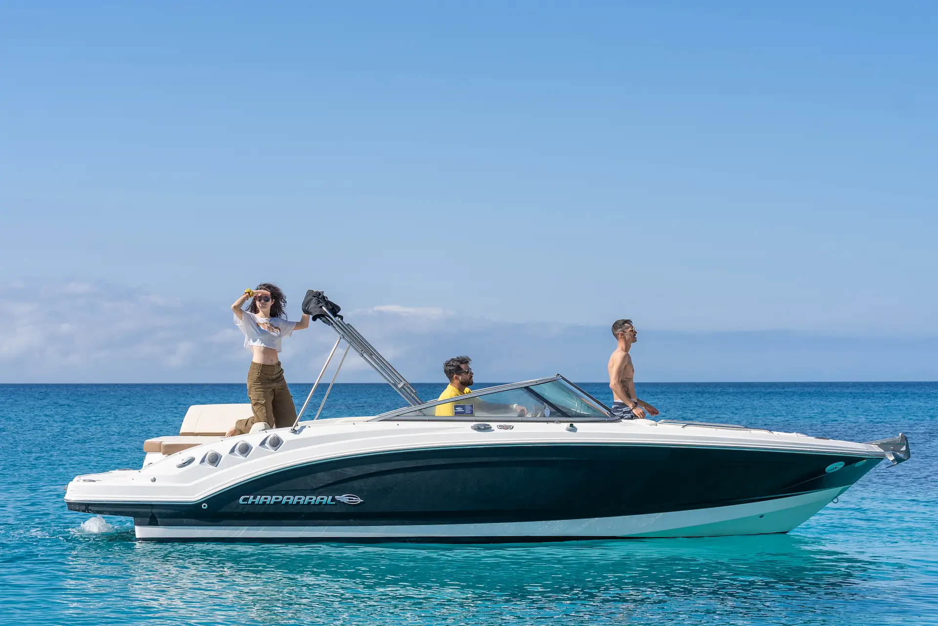 Ibiza a bordo de Chaparral 246 SSI image 1