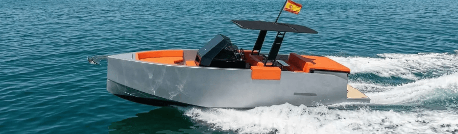 De Antonio D28 en Ibiza – Little Moana | Charter Premium con Capitán image 6