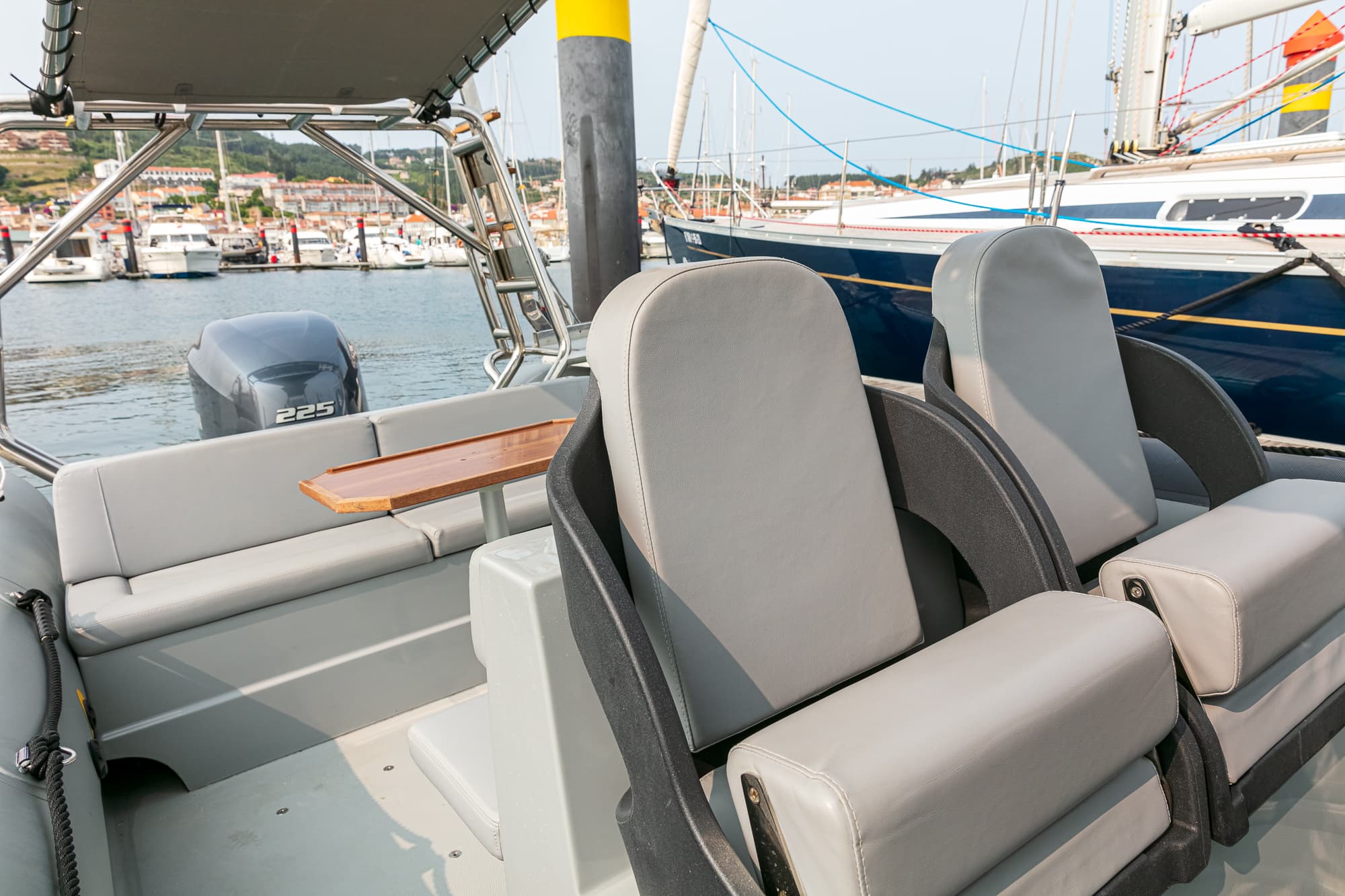 Recorre la costa y las rías gallegas en una FOG Vanguard 760 image 3