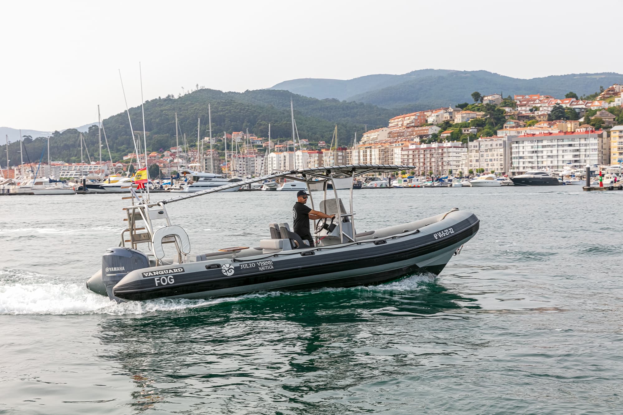 Recorre la costa y las rías gallegas en una FOG Vanguard 760 image 4