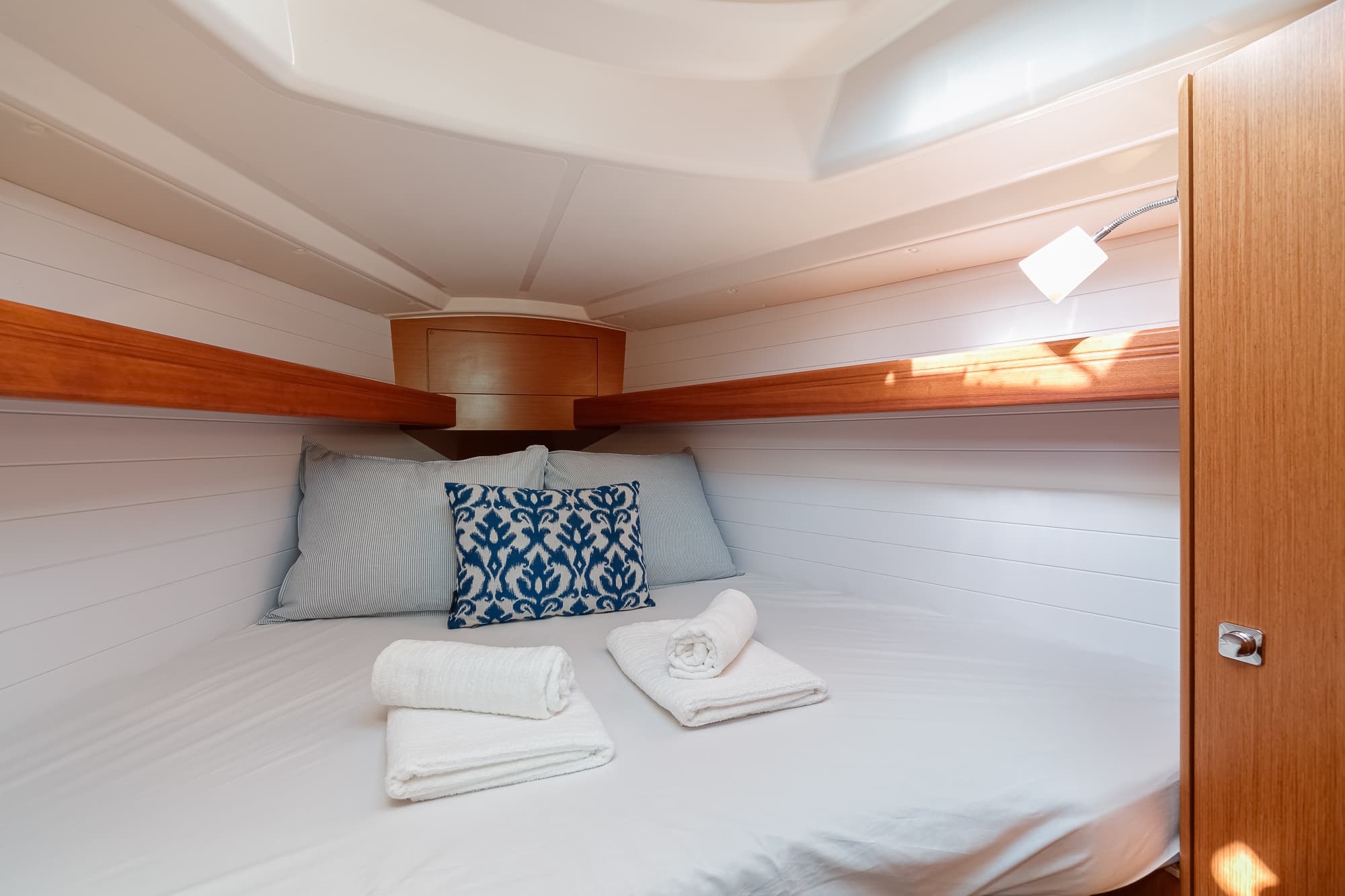 Bavaria 34 image 7