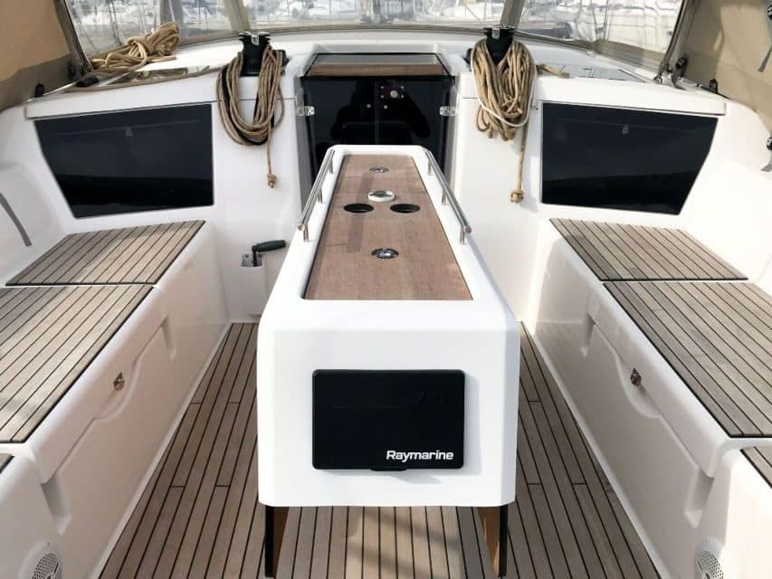 Velero Victoria: explora las Rías Baixas en familia o con tu grupo de amigos a bordo image 2