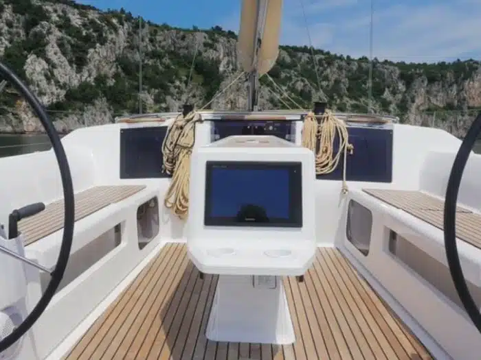 Disfruta del mar con estilo y máxima comodidad en este velero: Dufour 412 Grand Large «Nab» image 3