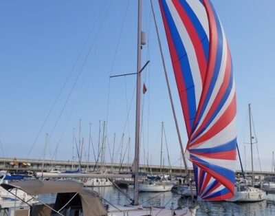 Paseos en Velero por la costa de Barcelona