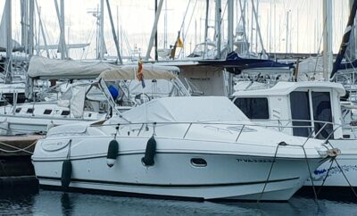 BARCO A MOTOR JEANNEAU LEADER 8 METROS EN MARESME Y COSTA BRAVA