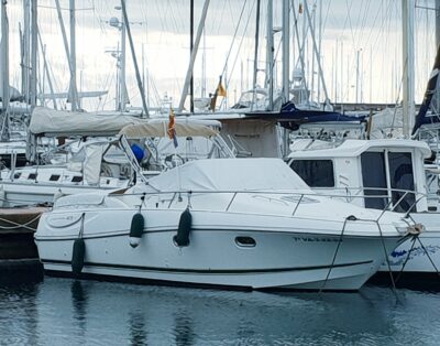 BARCO A MOTOR JEANNEAU LEADER 8 METROS EN MARESME Y COSTA BRAVA
